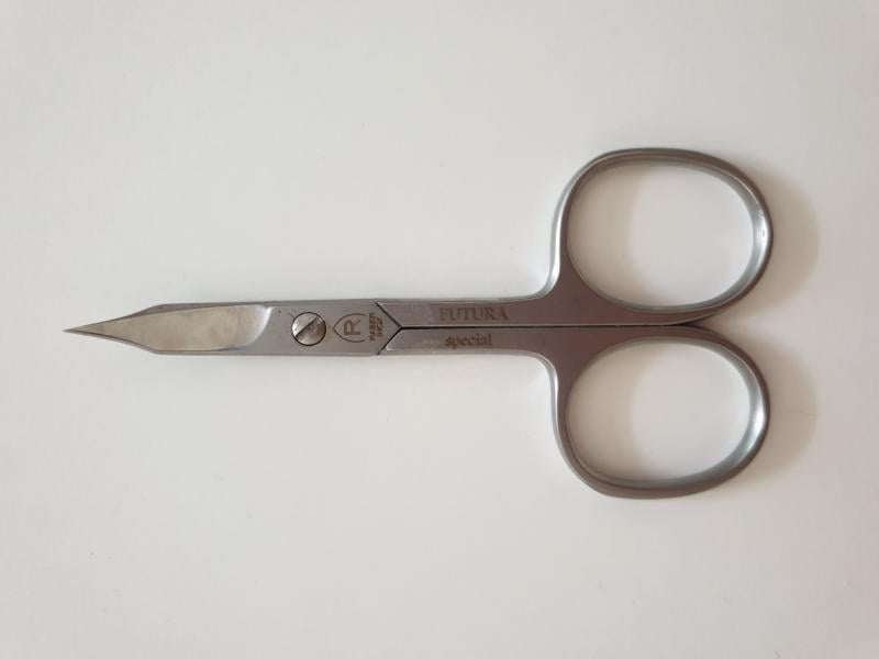 Unghia punta a lancia